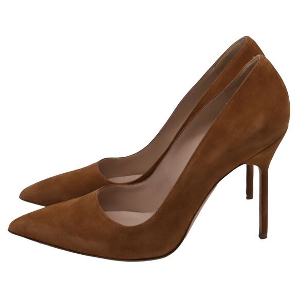 Manolo Blahnik Pointed-Toe Pumps in Brown Suede - Picture 4 of 9